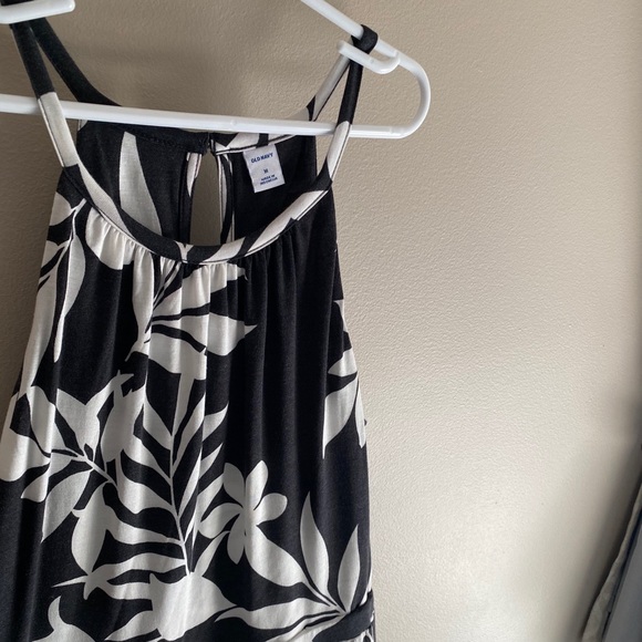 Women’s Black And White Floral Dress - Picture 2 of 6